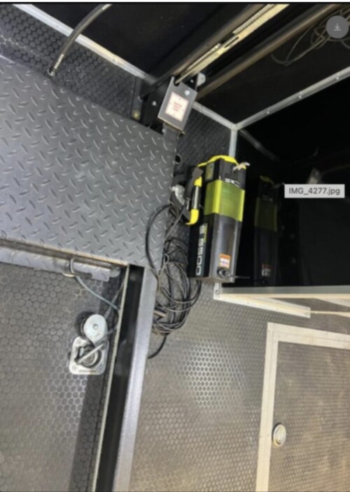 2022 United 30' Stacker Tag, Awning, 17.5 Aluminum Wheels & Tires, Loaded - Image 16